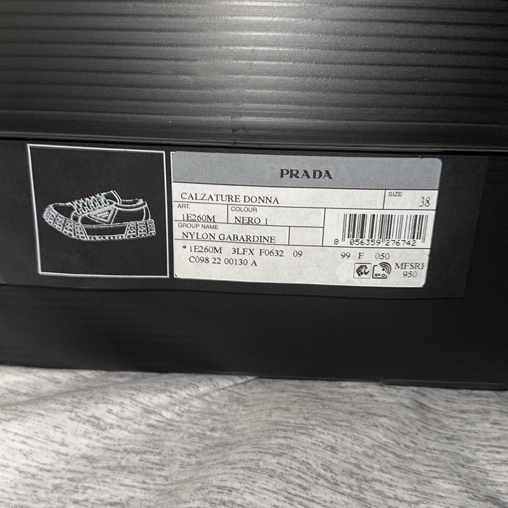 Prada Nylon Gabardine size 38 - Picture 4 of 5